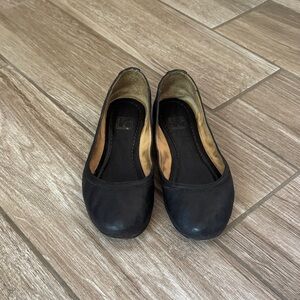 Frye Carson Ballet- Women's Black Leather